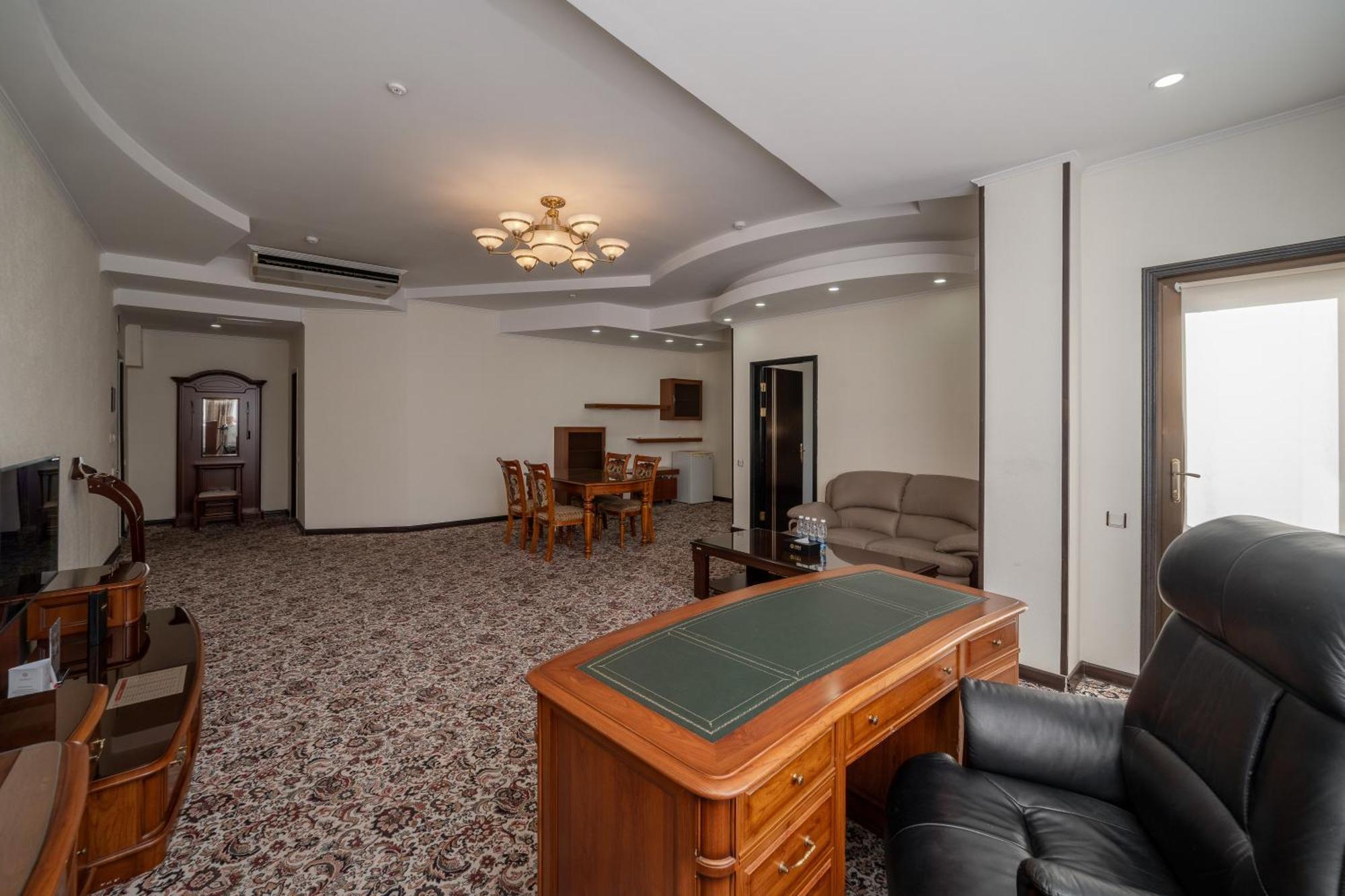 Jannat Regency Hotel Bishkek Exterior photo