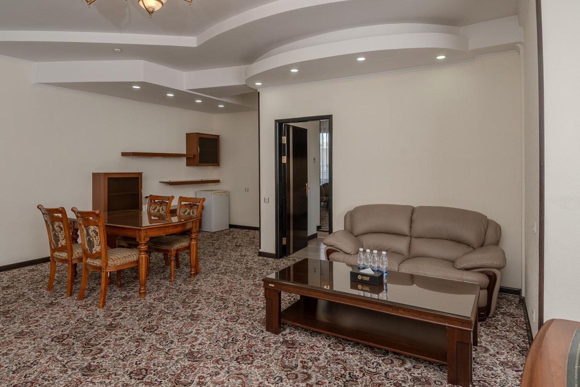 Jannat Regency Hotel Bishkek Exterior photo