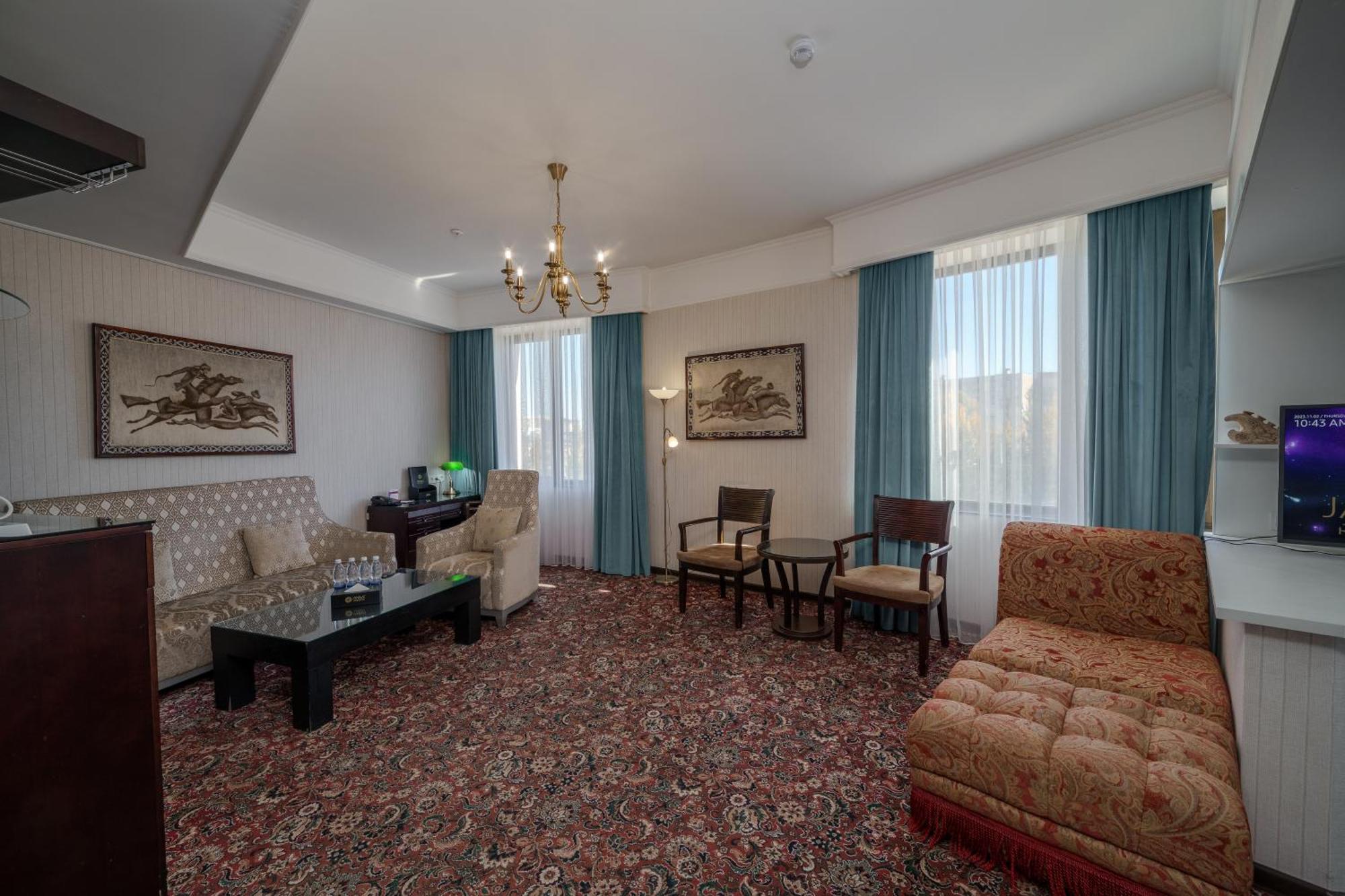Jannat Regency Hotel Bishkek Room photo
