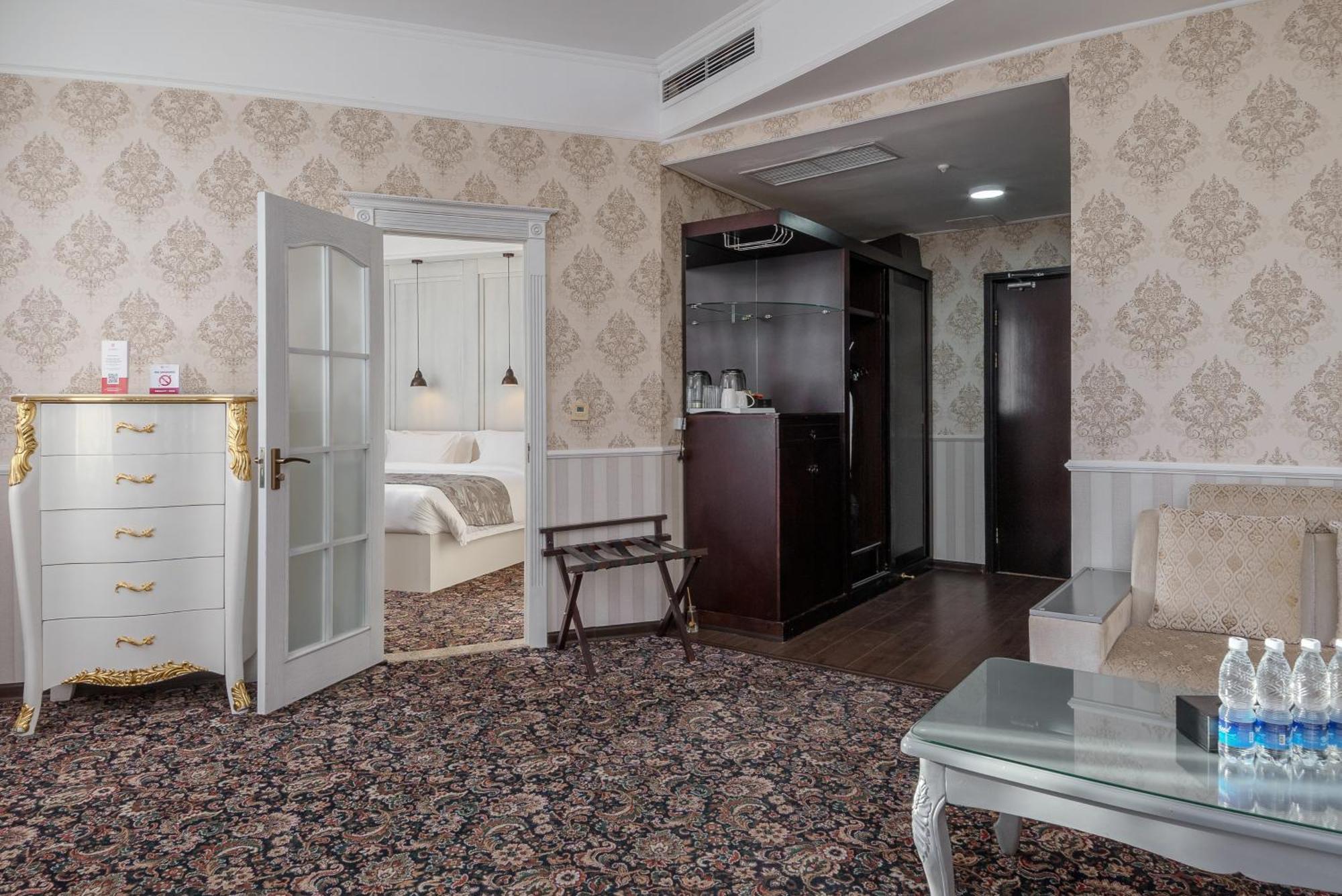 Jannat Regency Hotel Bishkek Room photo