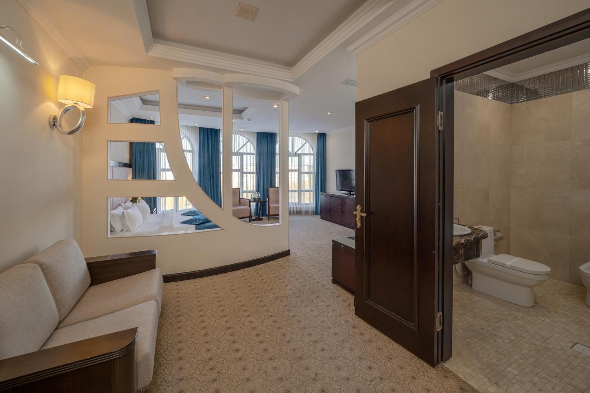 Jannat Regency Hotel Bishkek Room photo