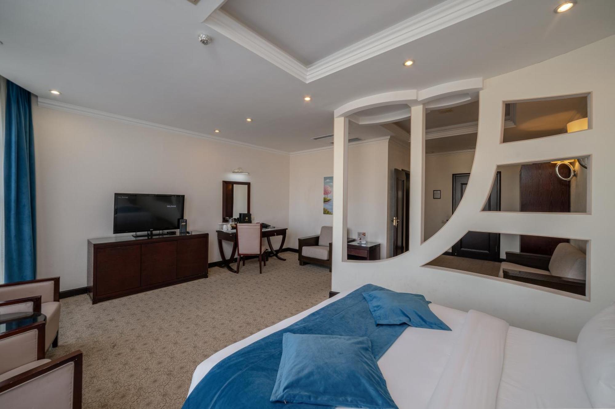 Jannat Regency Hotel Bishkek Room photo