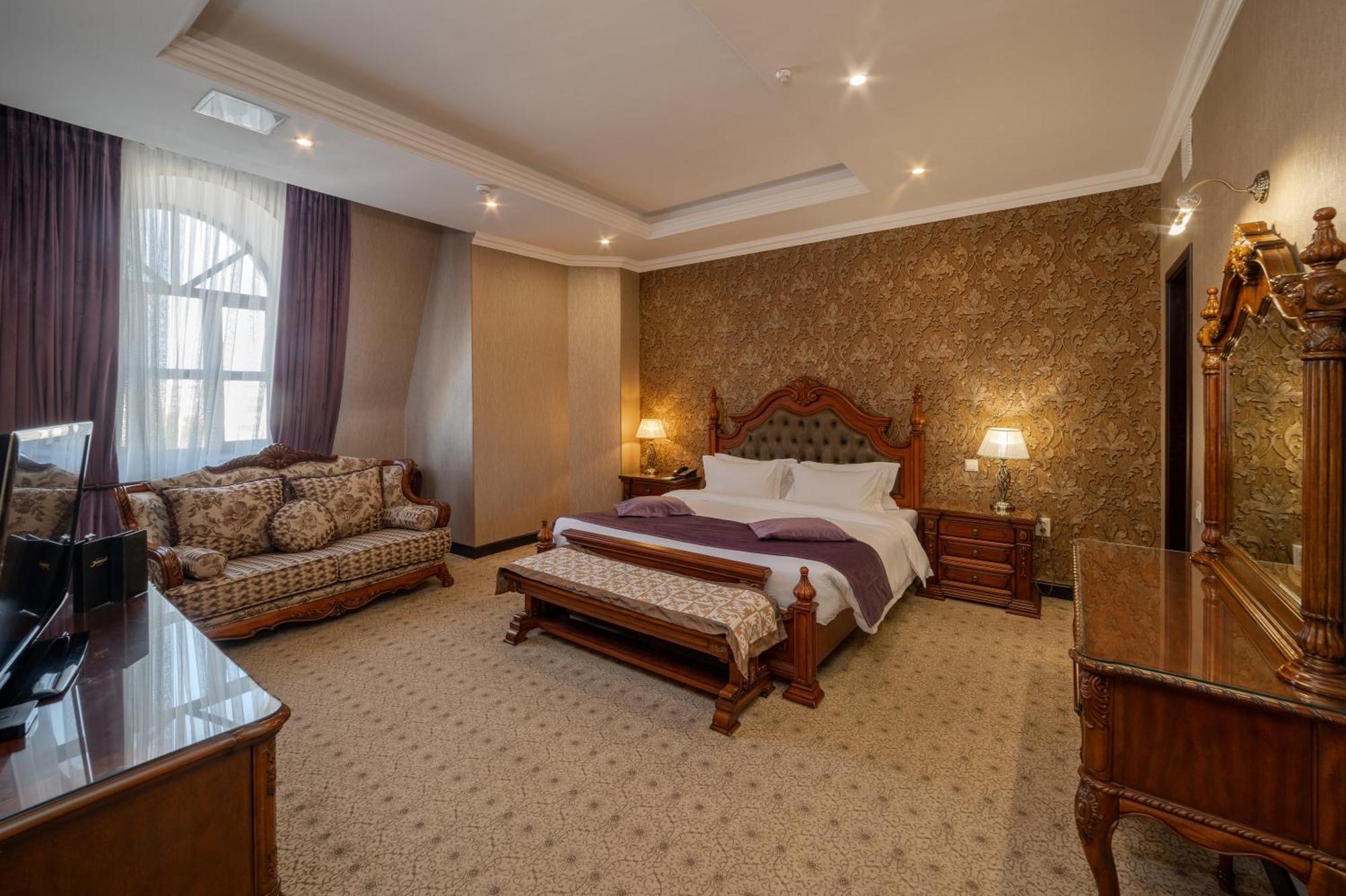 Jannat Regency Hotel Bishkek Room photo
