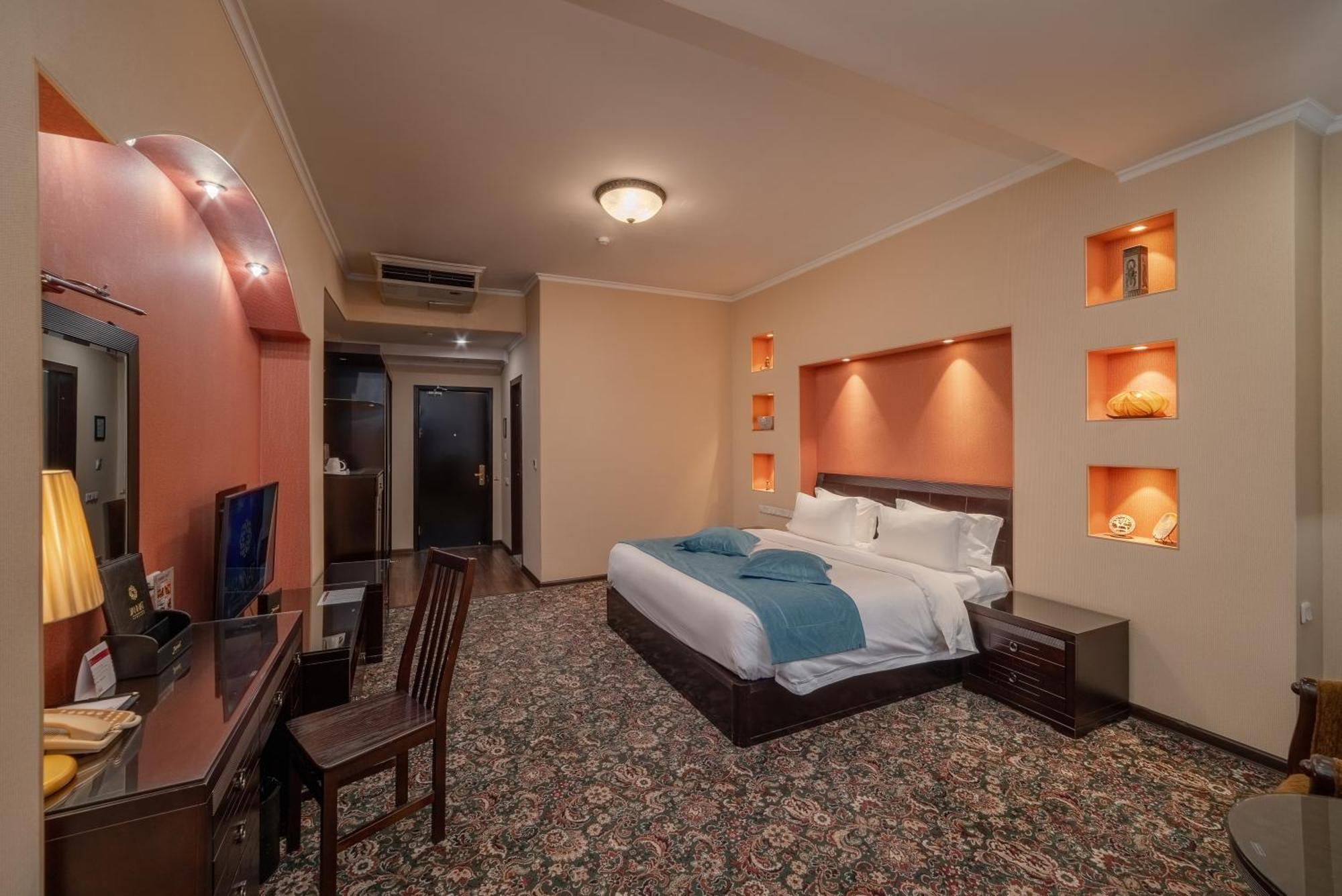 Jannat Regency Hotel Bishkek Exterior photo