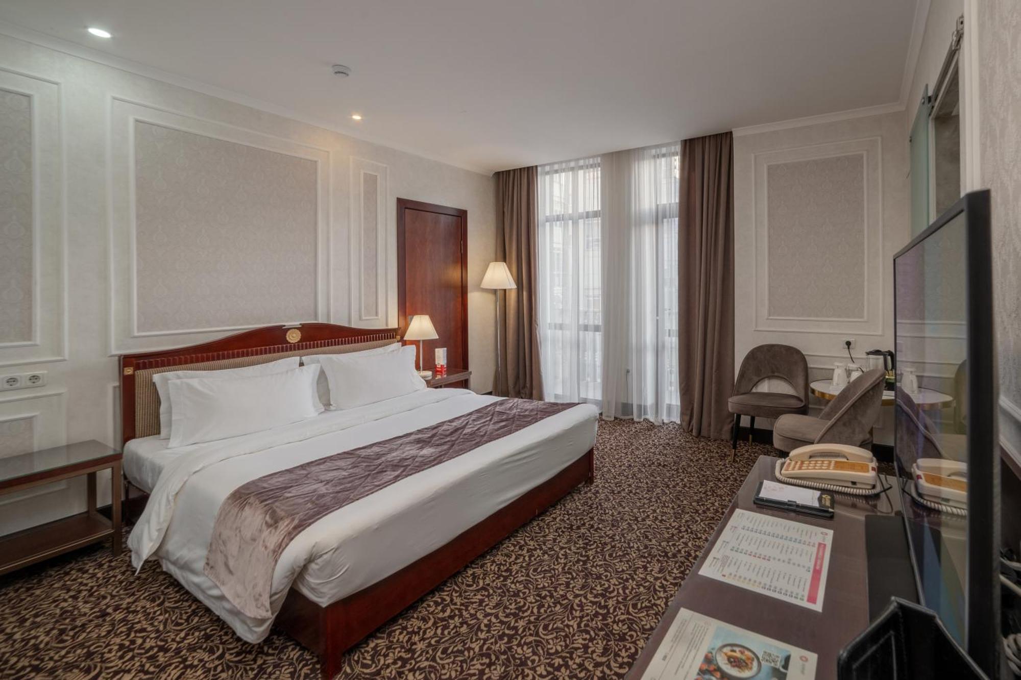 Jannat Regency Hotel Bishkek Exterior photo