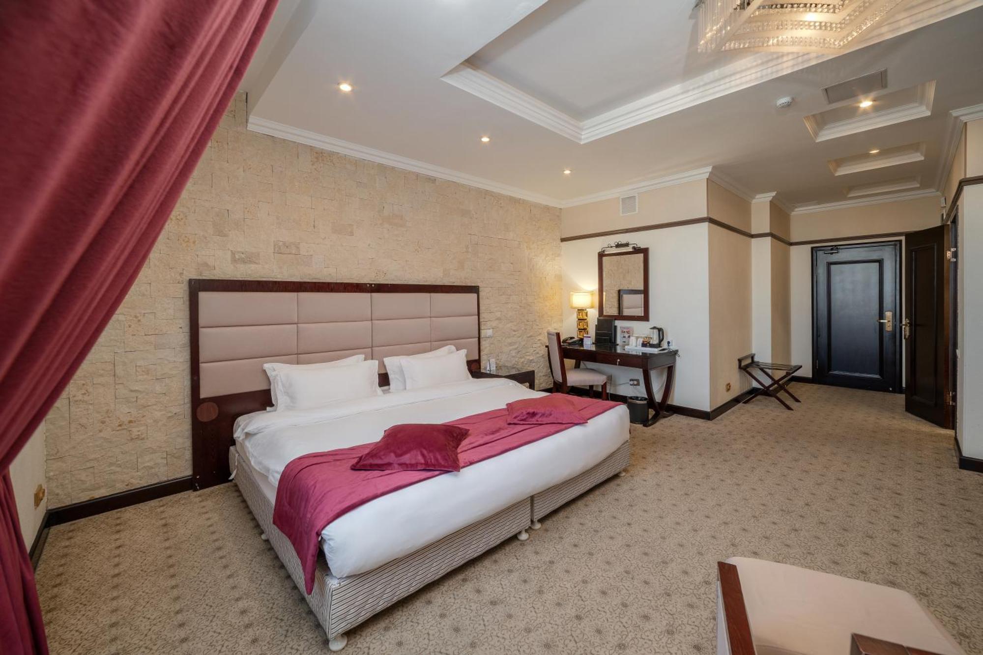 Jannat Regency Hotel Bishkek Exterior photo