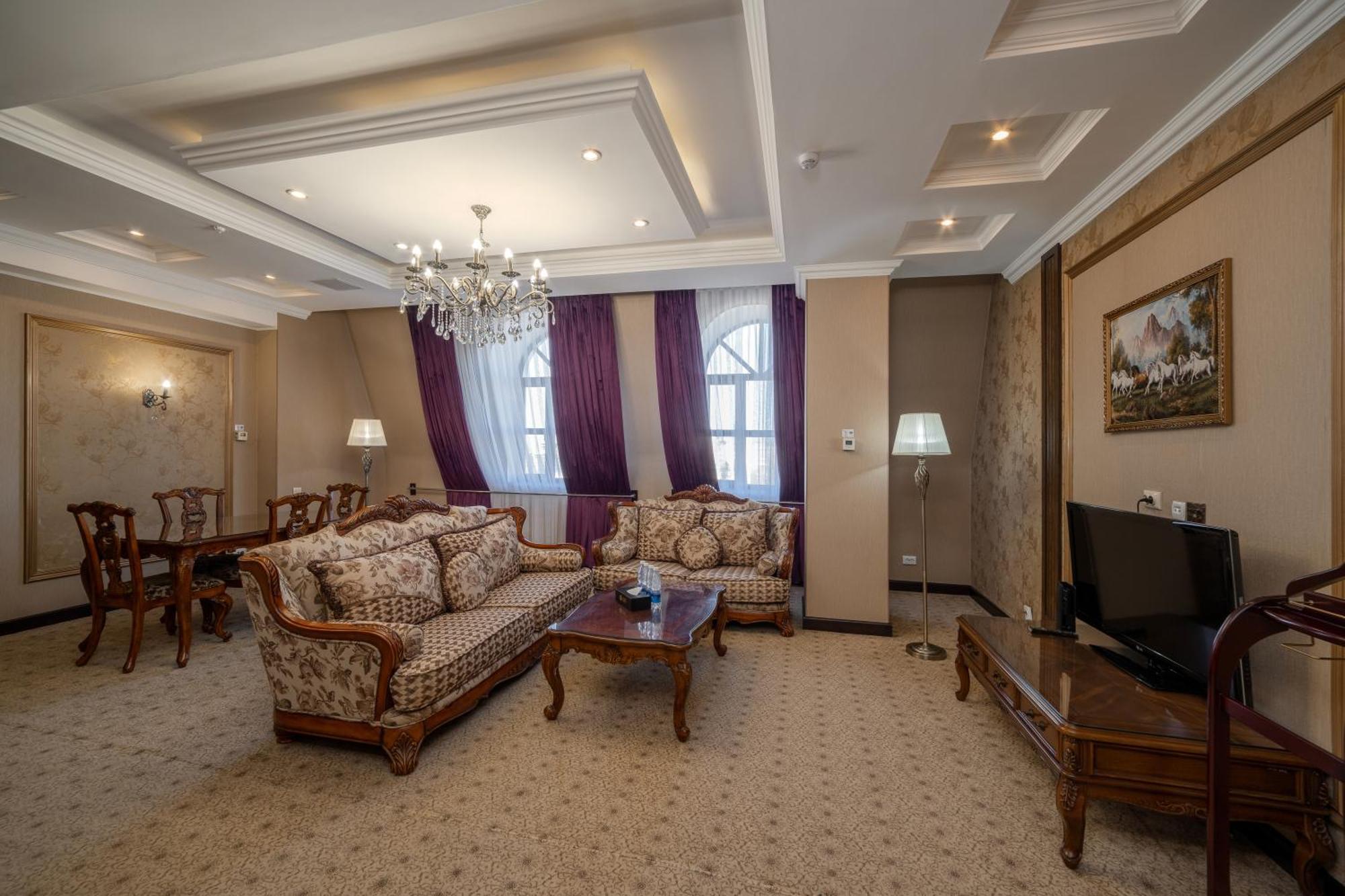 Jannat Regency Hotel Bishkek Room photo