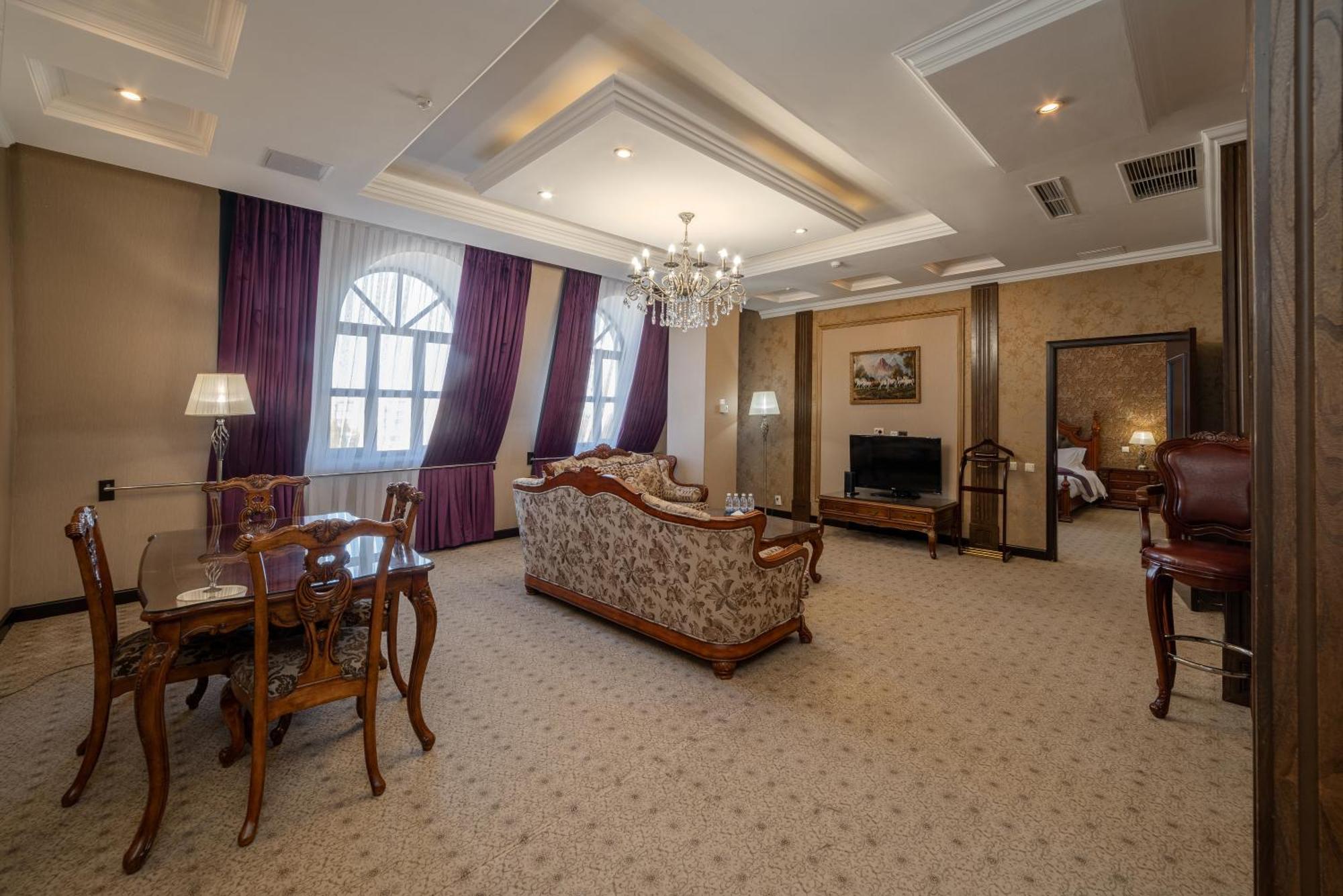 Jannat Regency Hotel Bishkek Room photo